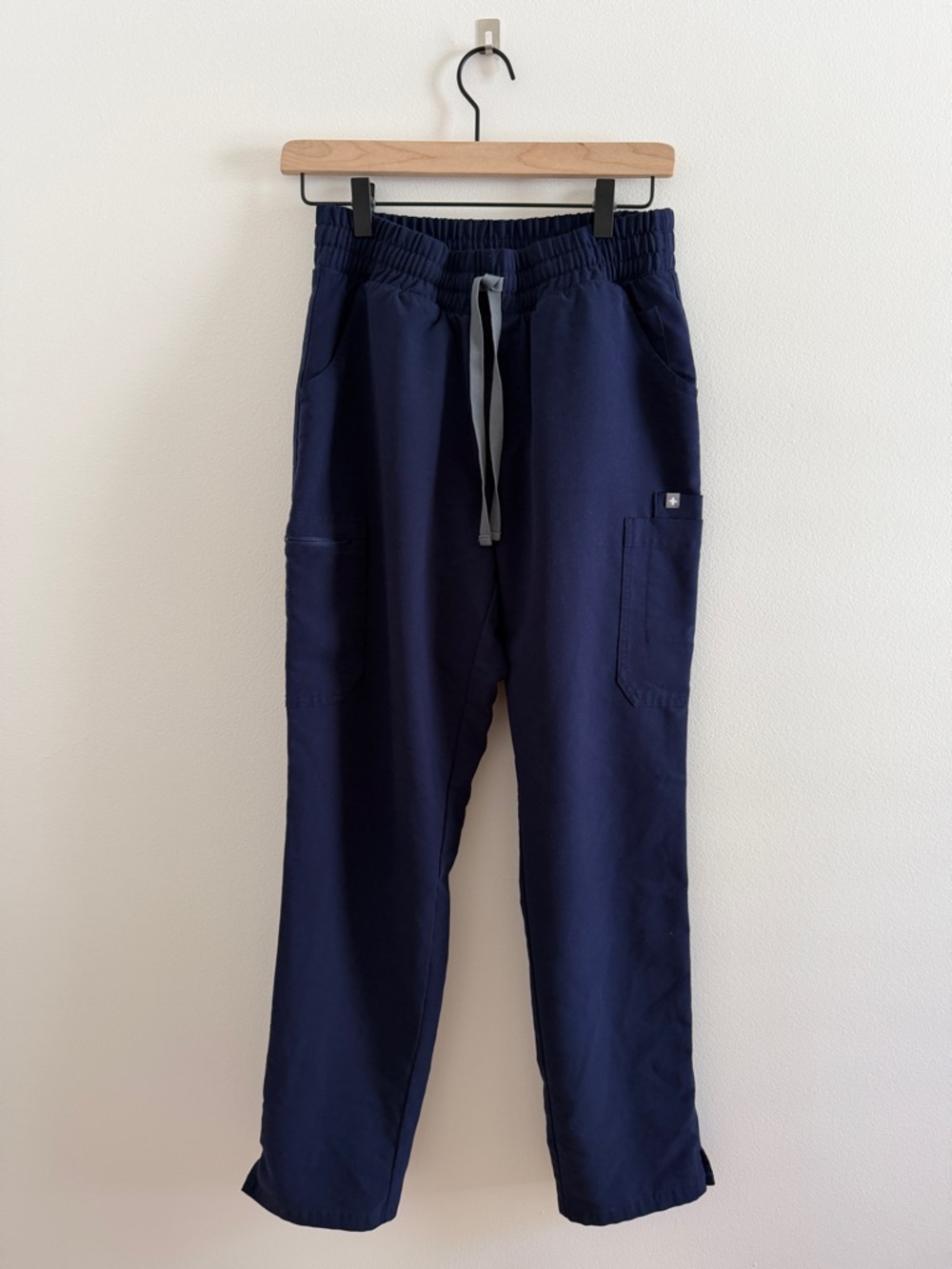 Figs Women's Navy Elastic-Waist Straight Leg Pants with pockets